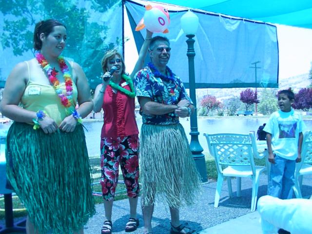 Jeff in grass skirt (click to enlarge)